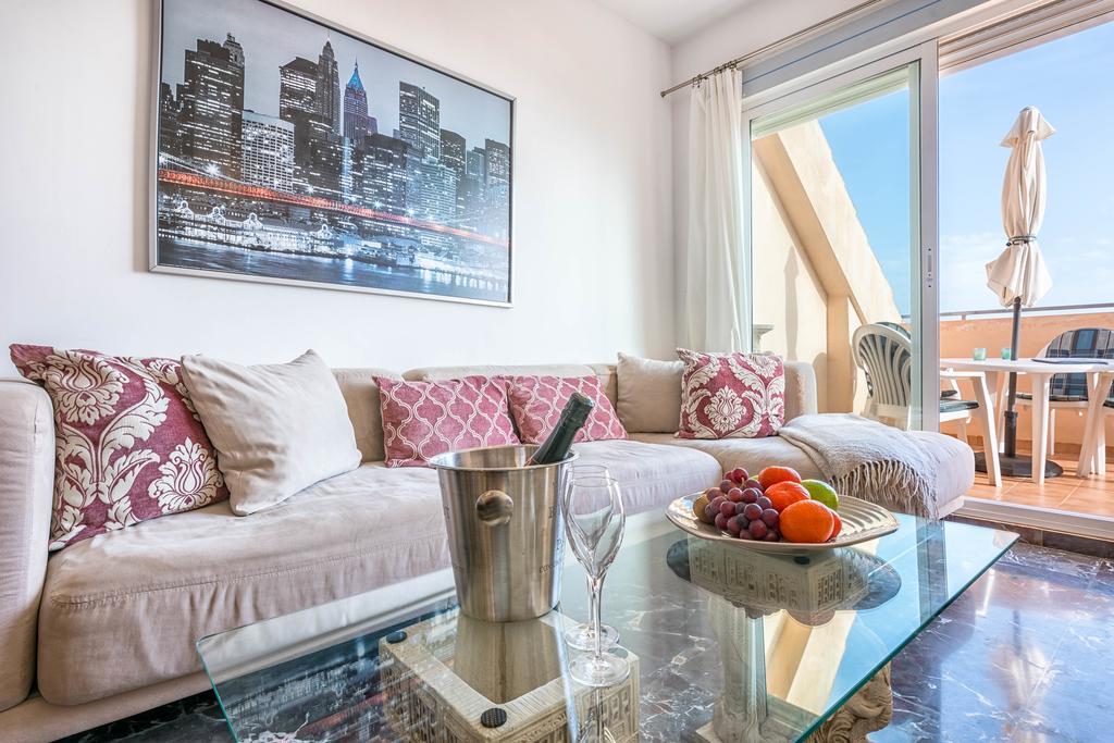 Carvajal Luxury Apartments - Free Parking 丰希罗拉 外观 照片